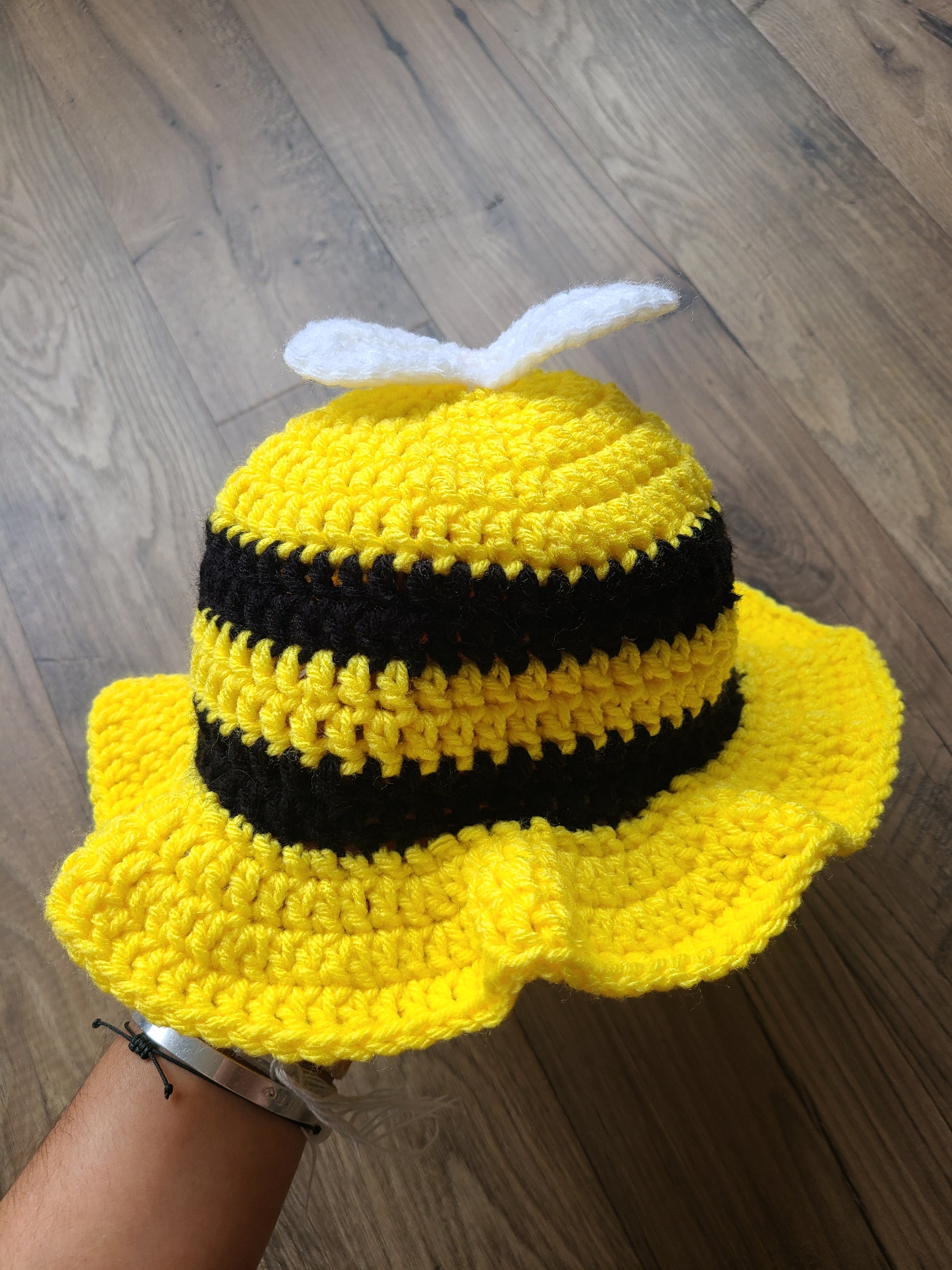 Bumble Bee Bucket Hat – Caribbean Enchatments